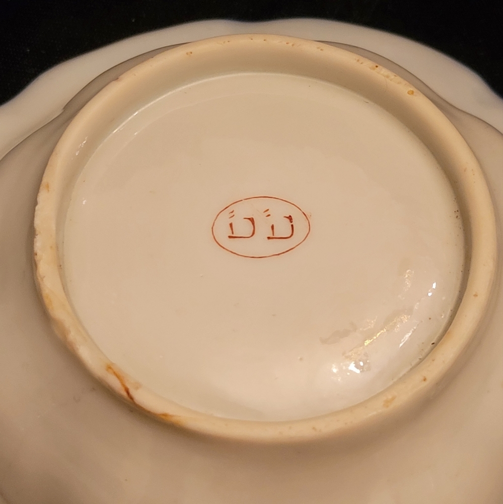 Gorgeous GEISHA GIRL Handled Bowl BLUE w/ GOLD TRIM Scenic Flowers. Marked - Picture 6 of 6